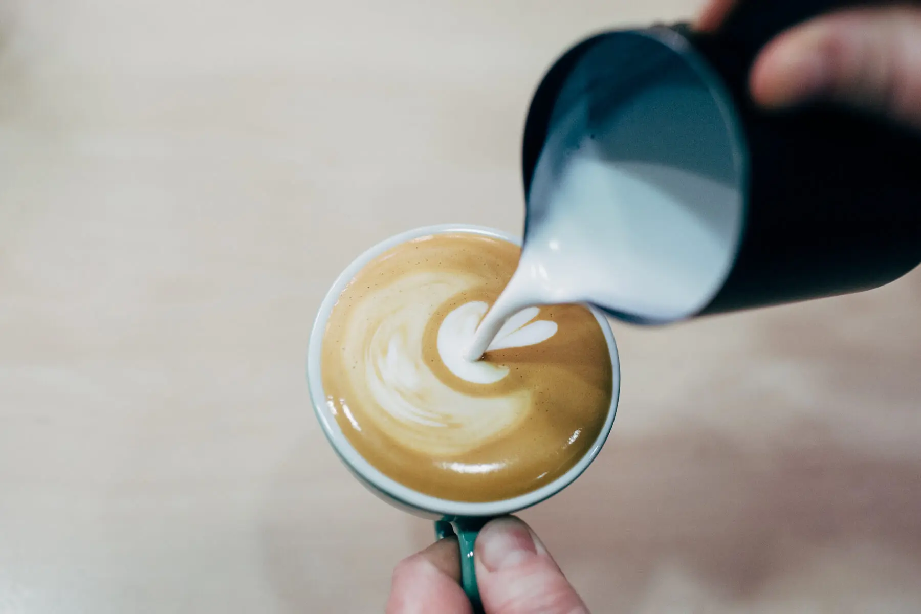 Latte Art Tulipa realizada por Martina Requena